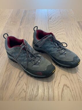 THE NORTH FACE Men’s Storm Hikers Size 11.5
